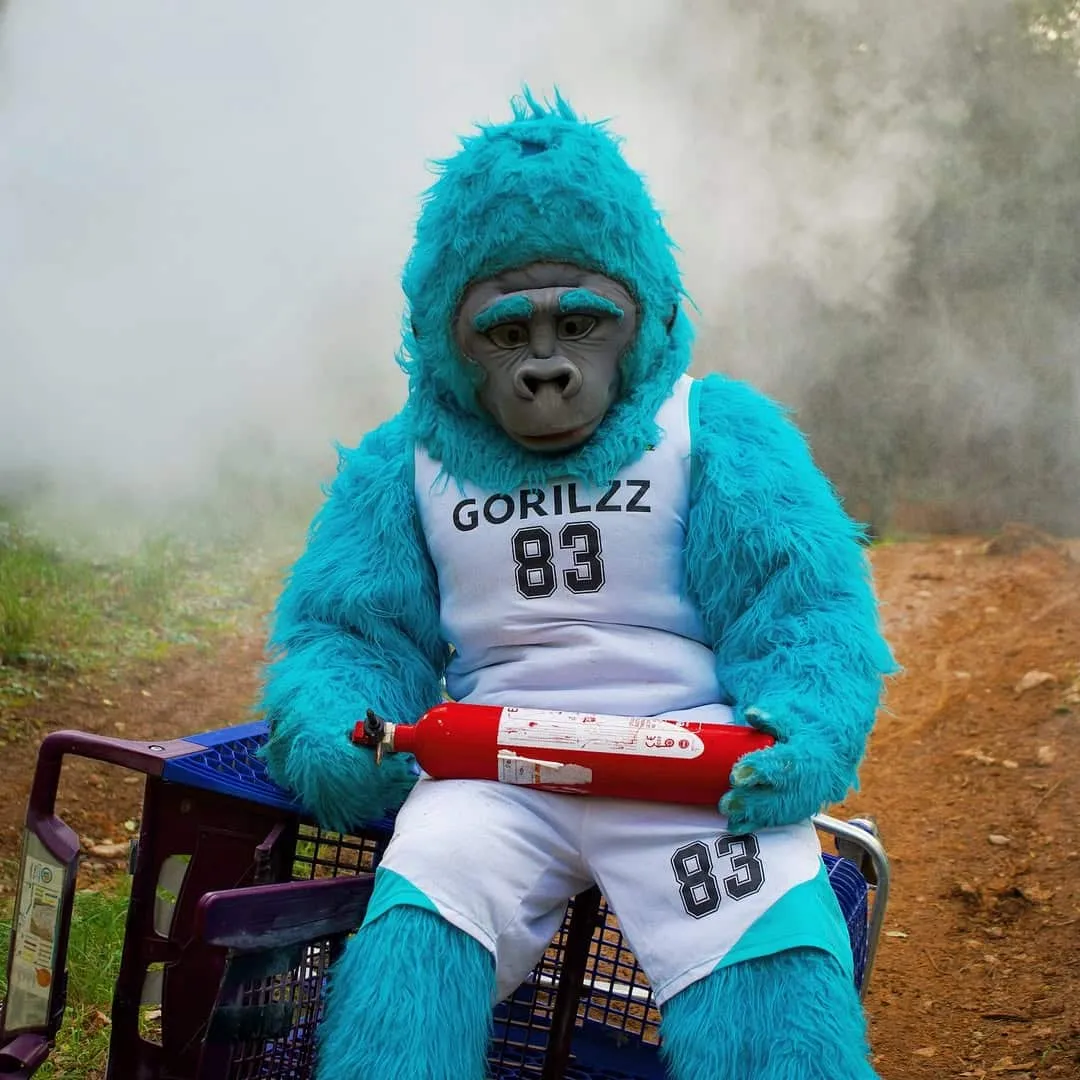 Mascotte Gorilzz en maillot, shooting South Management